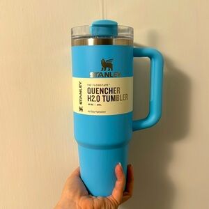 LIMITED EDITION Stanley Quencher H2.0 FlowState Tumbler 30oz Perspective Blue